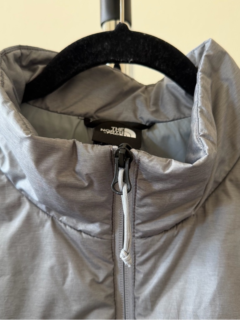 The North Face Men's Light Gray Quilted Puffer Jacket - Picture 3 of 7